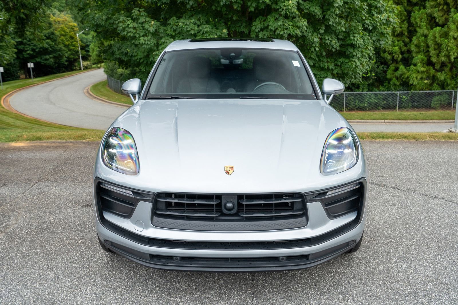 2024 Porsche Macan Base photo 6