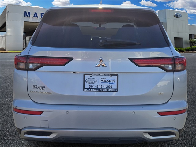 2024 Mitsubishi Outlander SE photo 3