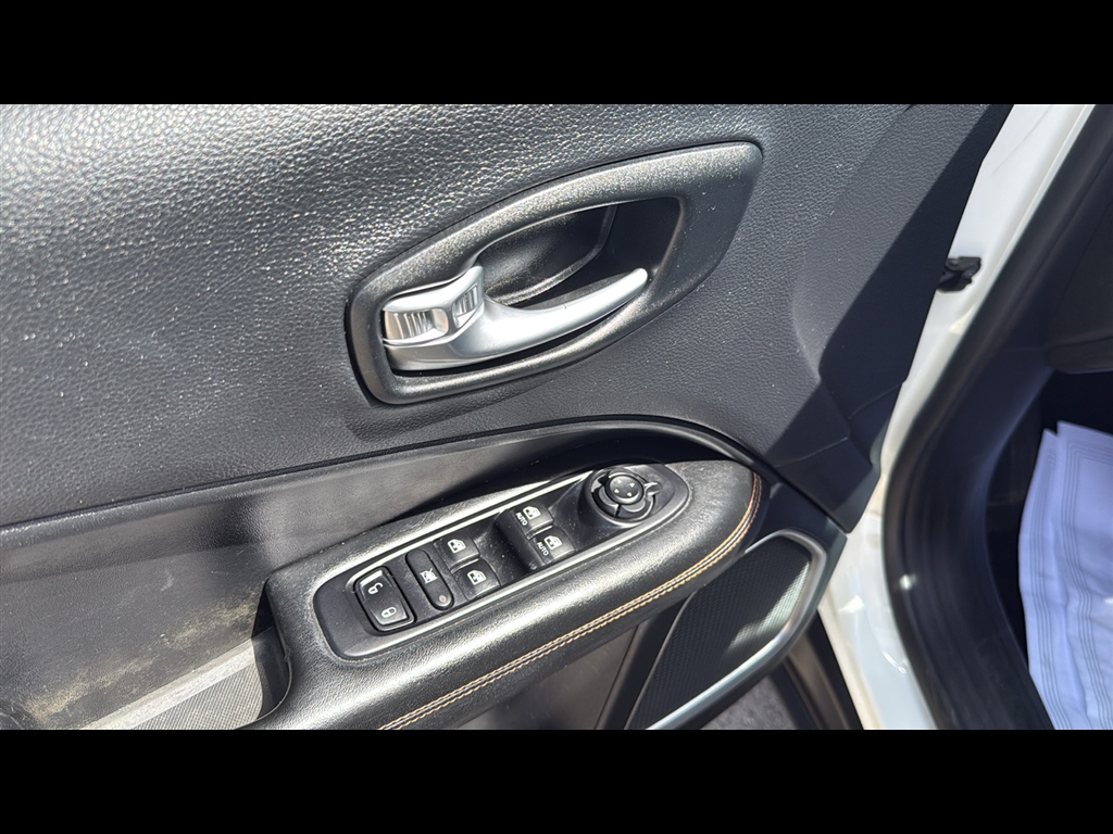 2021 Jeep Compass Limited photo 8