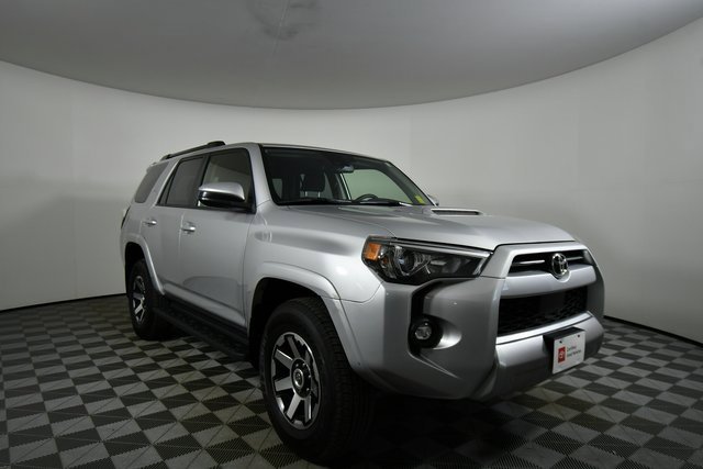 2024 Toyota 4Runner TRD Off-Road photo 2