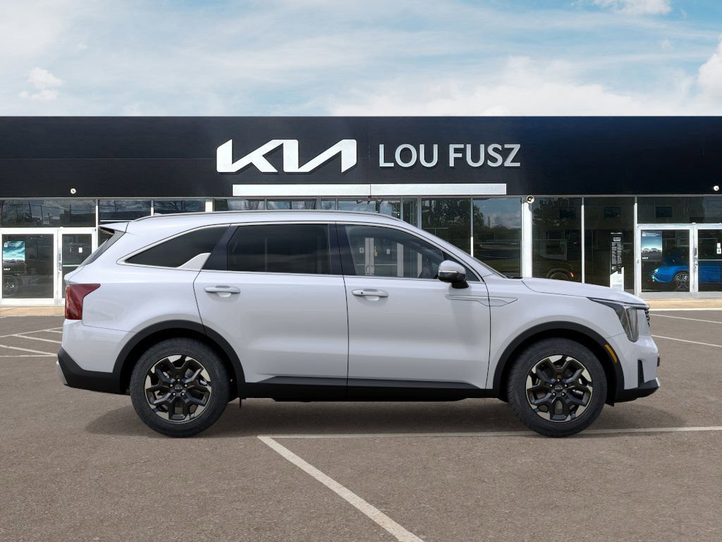 2025 Kia Sorento S photo 2