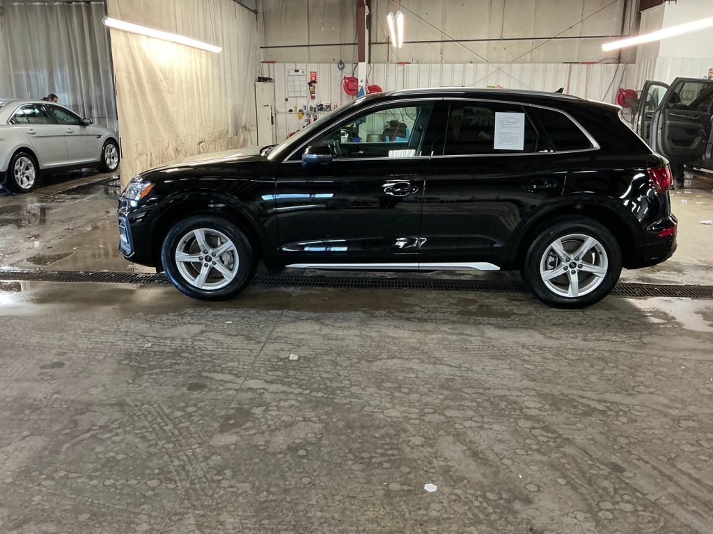 2024 Audi Q5 40 Premium photo 2