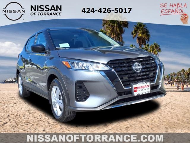 2025 Nissan KICKS PLAY Base's photo