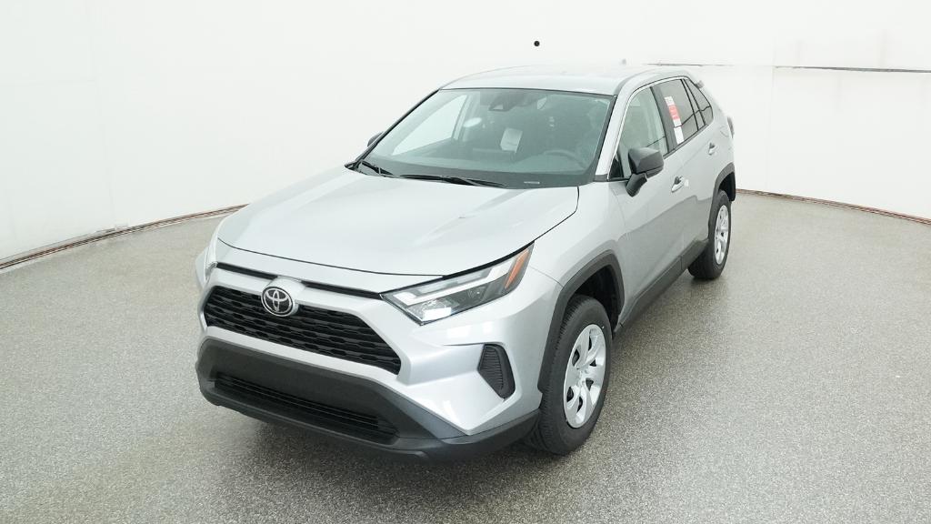 2025 Toyota RAV4 LE photo 5
