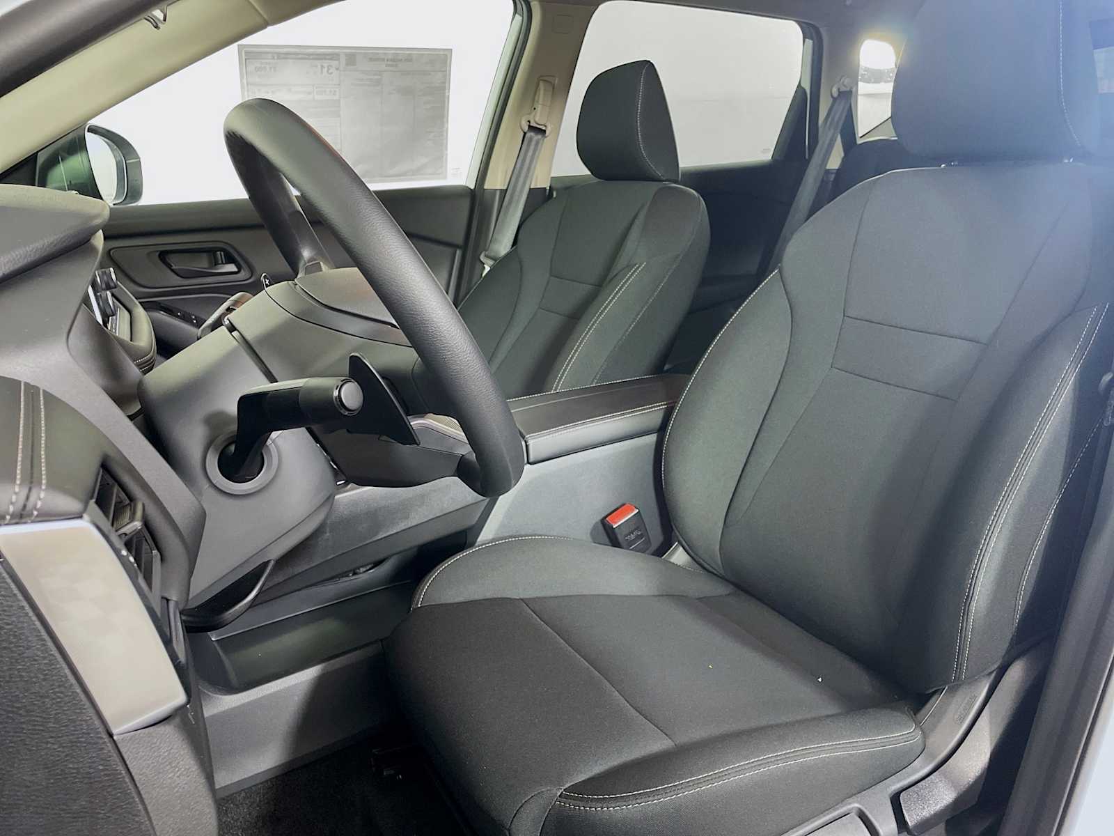 2025 Nissan Rogue S photo 4