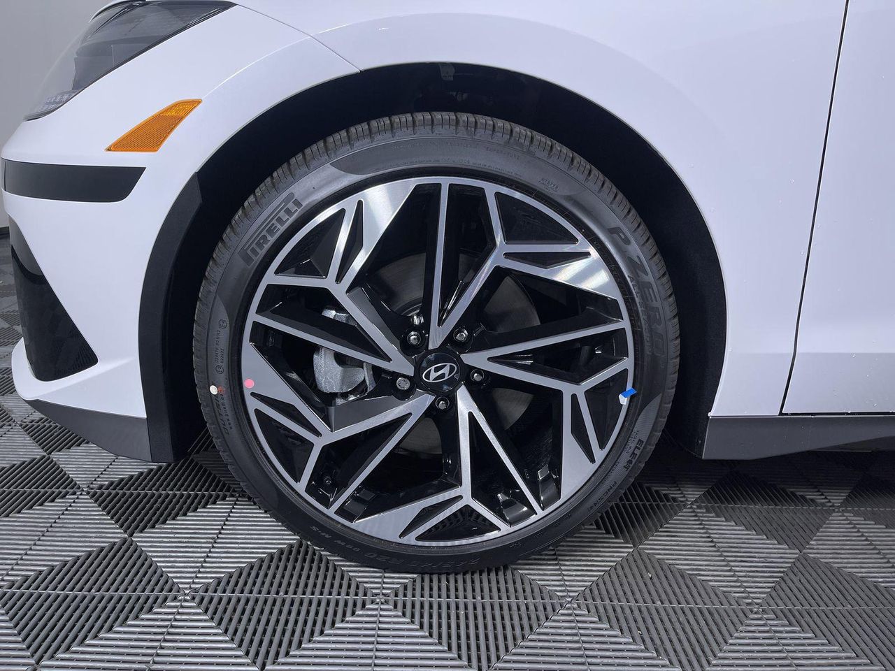 2025 Hyundai Ioniq 6 SEL photo 9