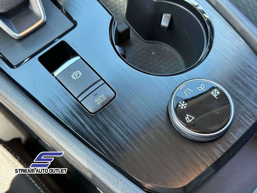 2024 Nissan Rogue SV photo 28