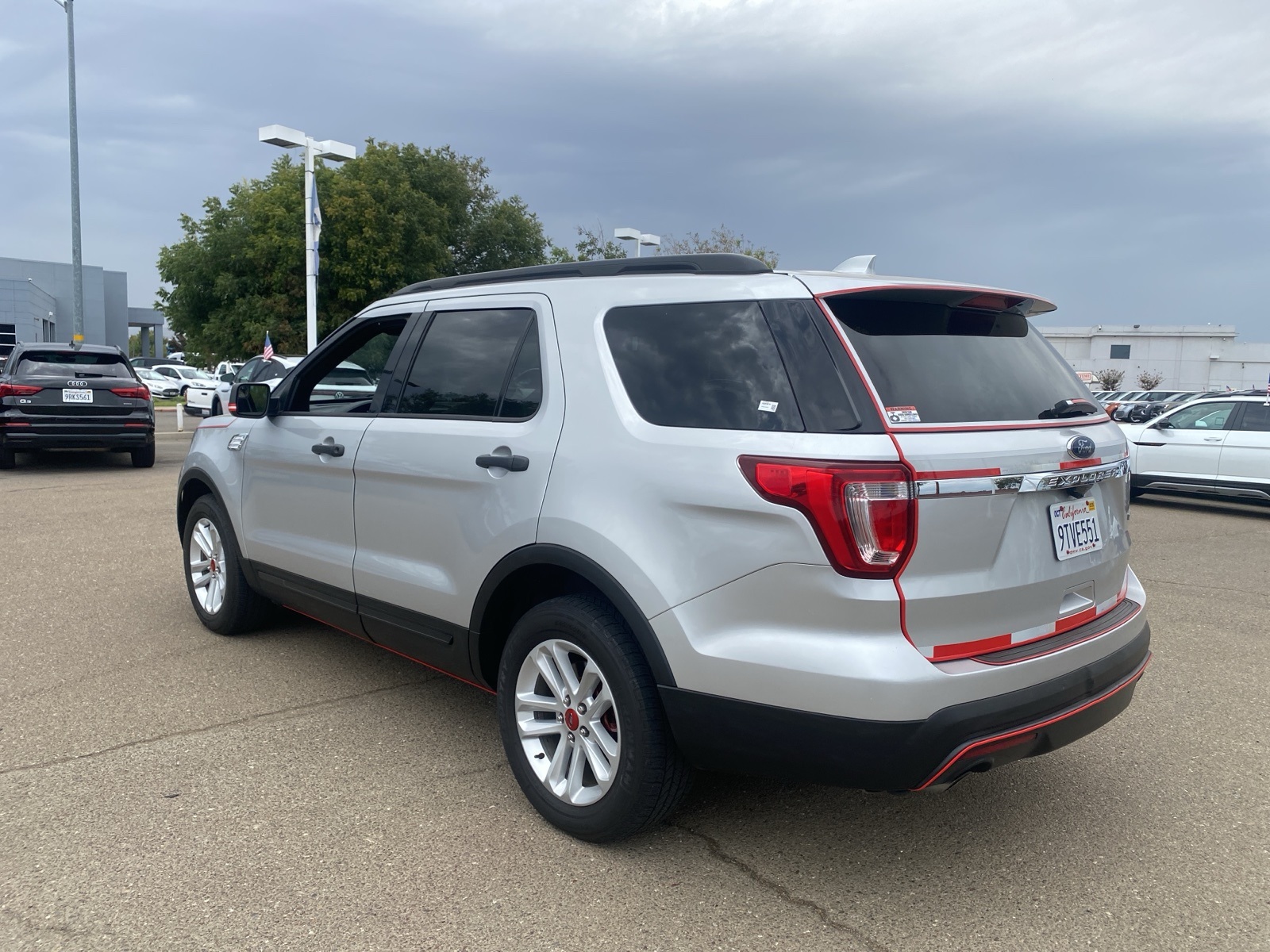 2017 Ford Explorer Base photo 2