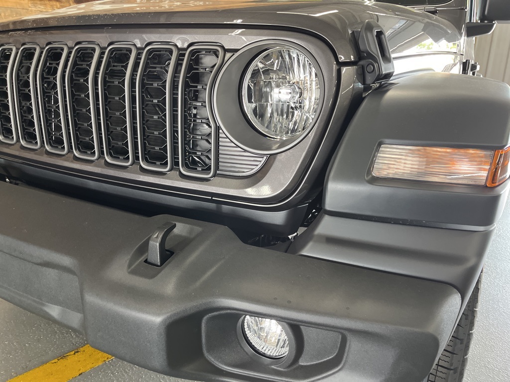 2025 Jeep Wrangler Sport S photo 10