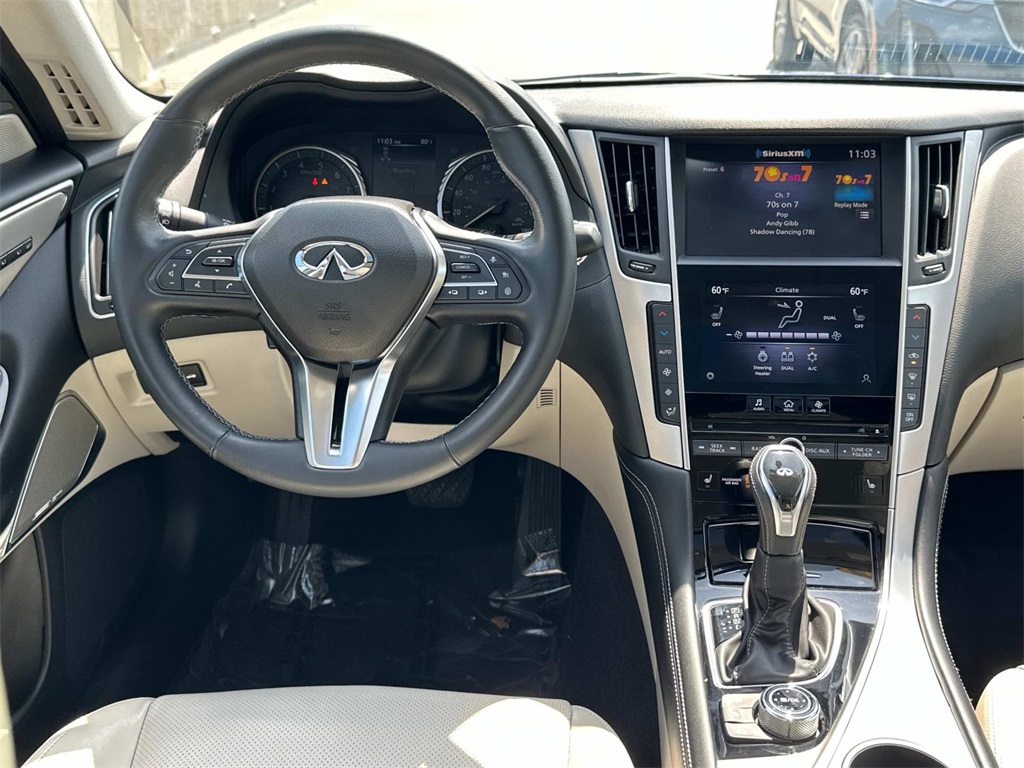 2022 Infiniti Q50 LUXE AWD photo 2
