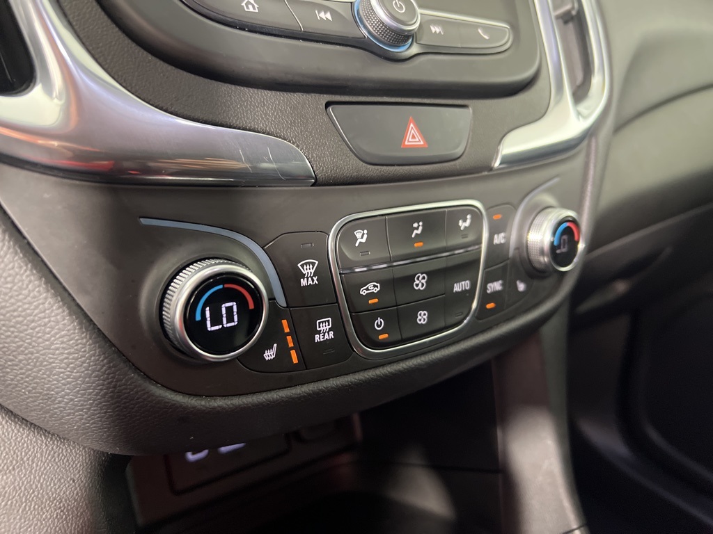 2020 Chevrolet Equinox LT photo 25