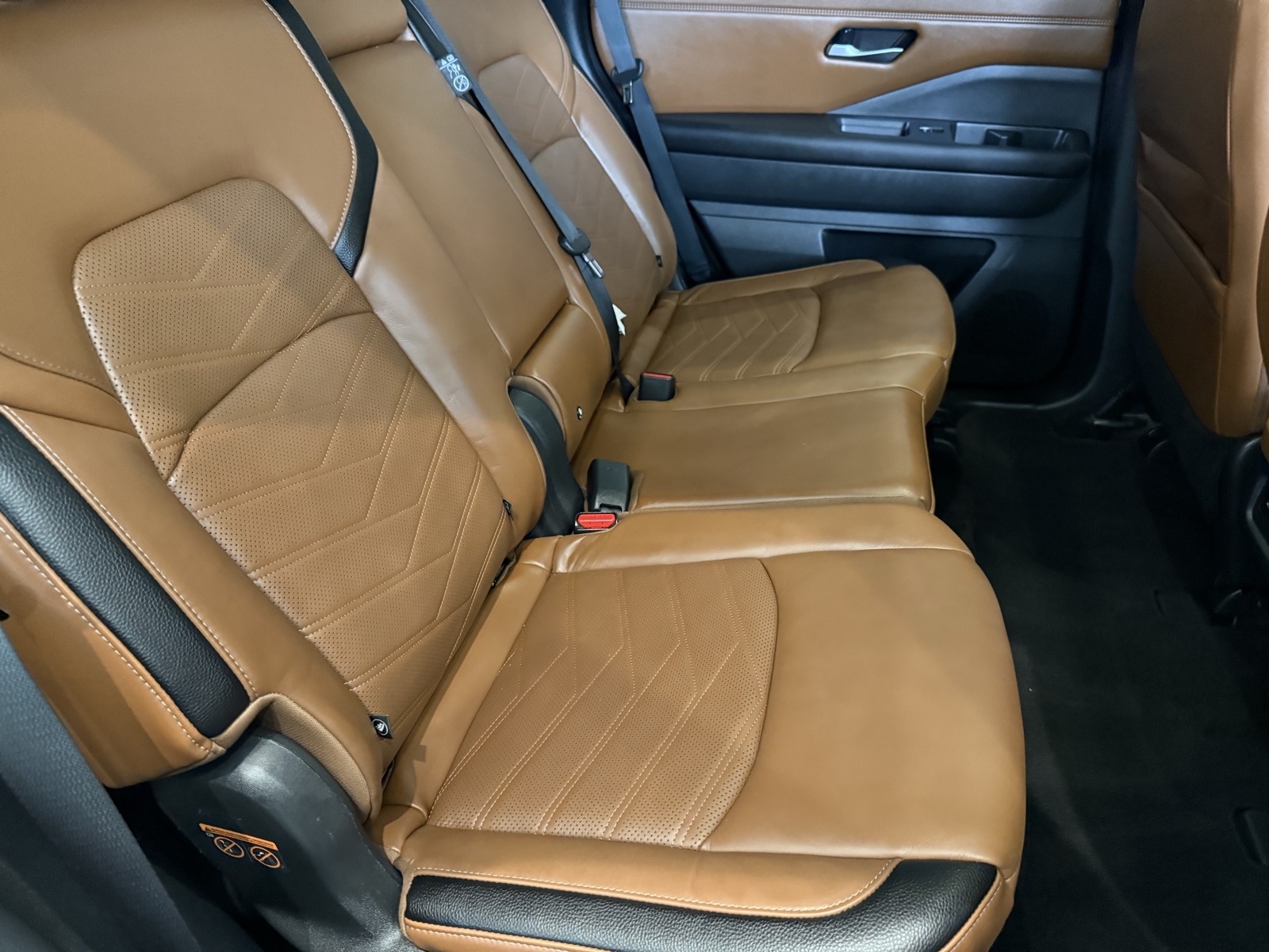 2023 Nissan Pathfinder Platinum photo 28