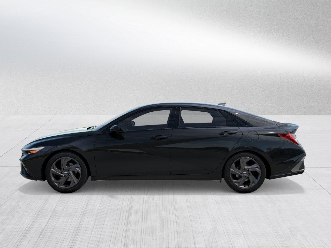 2026 Hyundai Elantra SEL Sport photo 3