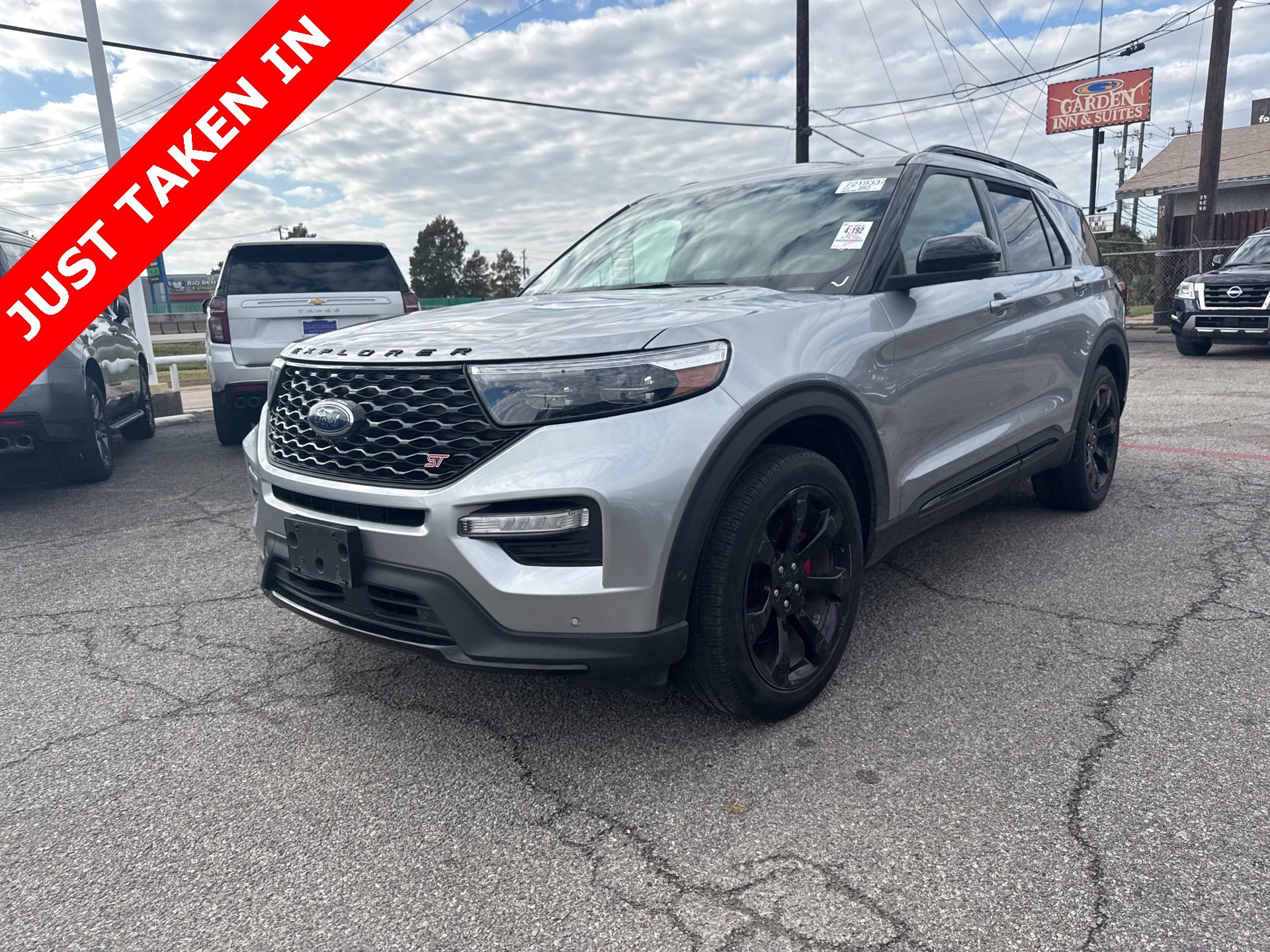 2020 Ford Explorer ST's photo