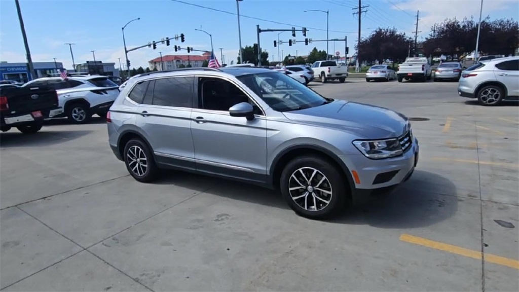 2021 Volkswagen Tiguan SE R-Line Black photo 2