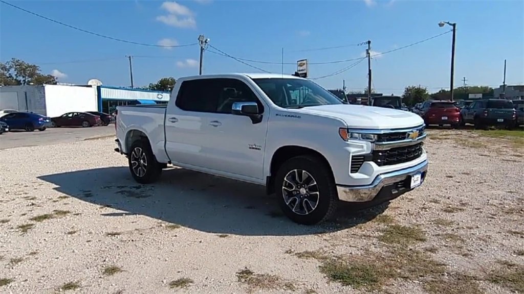 2026 Chevrolet Silverado 1500 LT photo 2