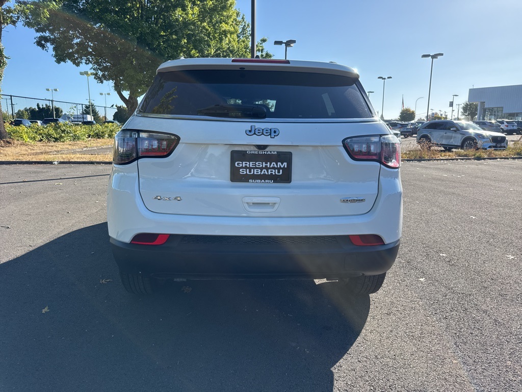 2024 Jeep Compass Latitude photo 3