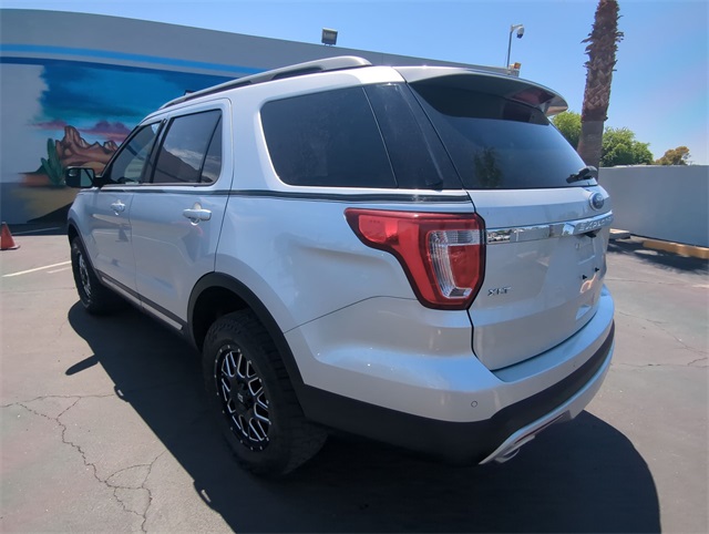 2017 Ford Explorer XLT photo 35