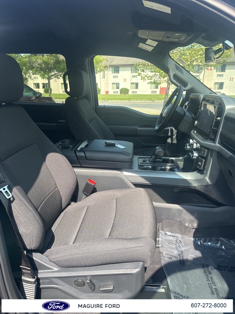 2025 Ford F-150 XLT photo 11