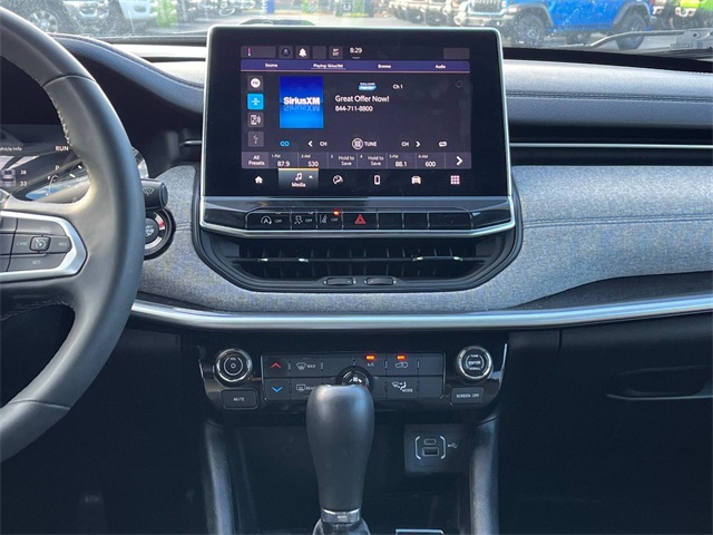 2024 Jeep Compass Latitude photo 14