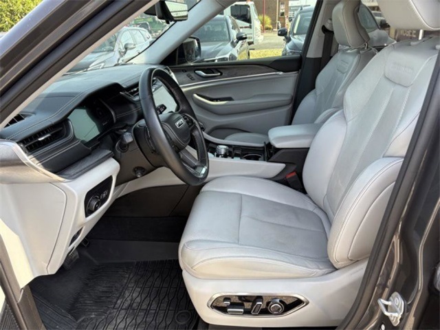 2021 Jeep Grand Cherokee Overland photo 10