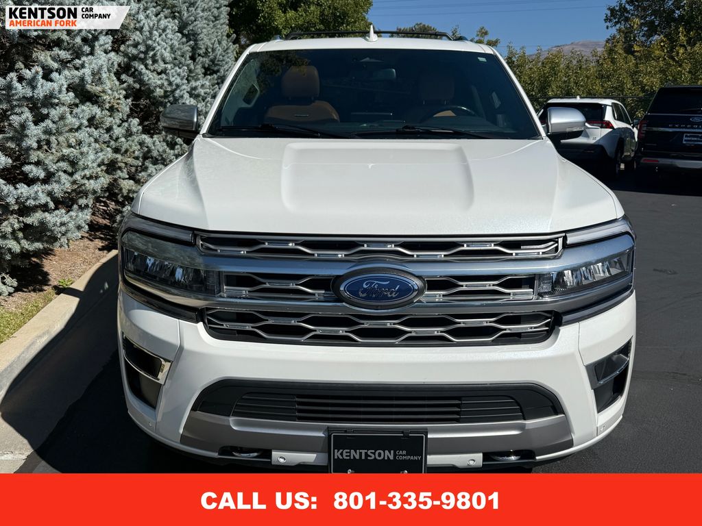 2023 Ford Expedition MAX Platinum photo 2