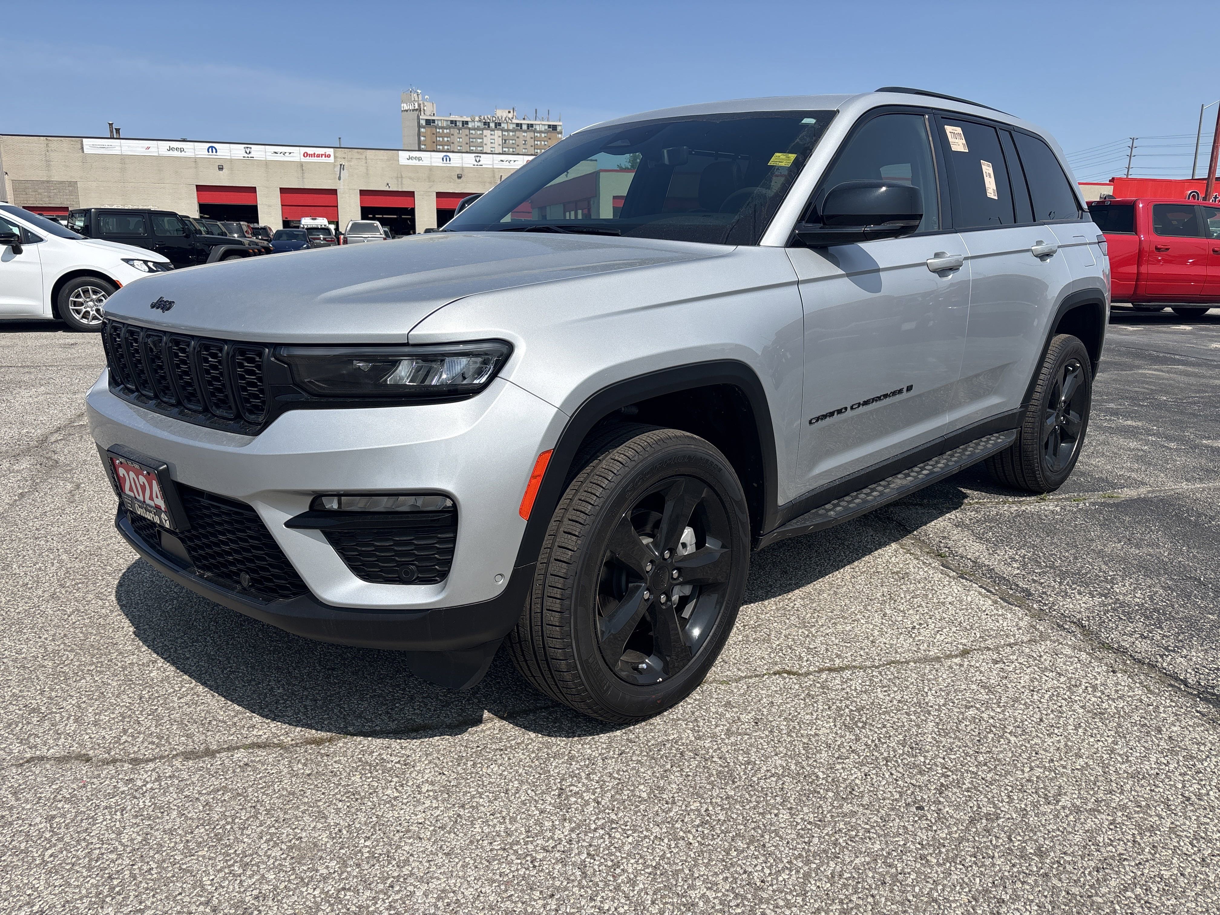 Used 2024 Silver Jeep Limited image 1