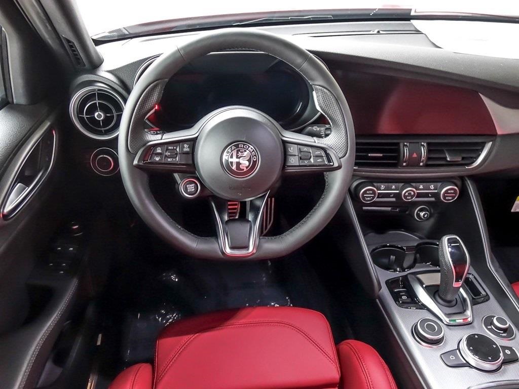 2025 ALFA ROMEO GIULIA (952) - Image 12