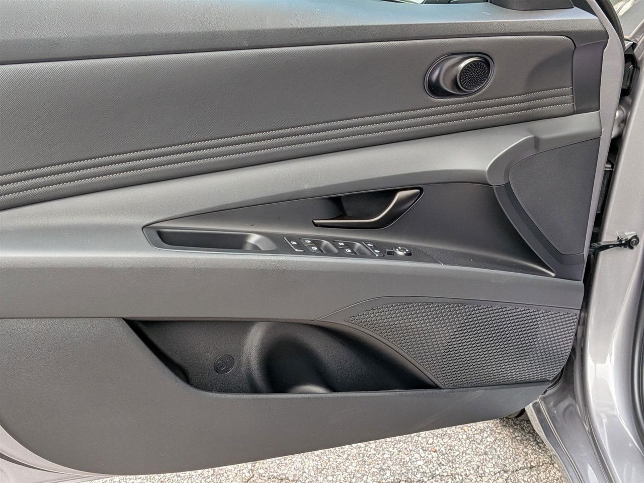 2025 Hyundai Elantra SEL Sport photo 11