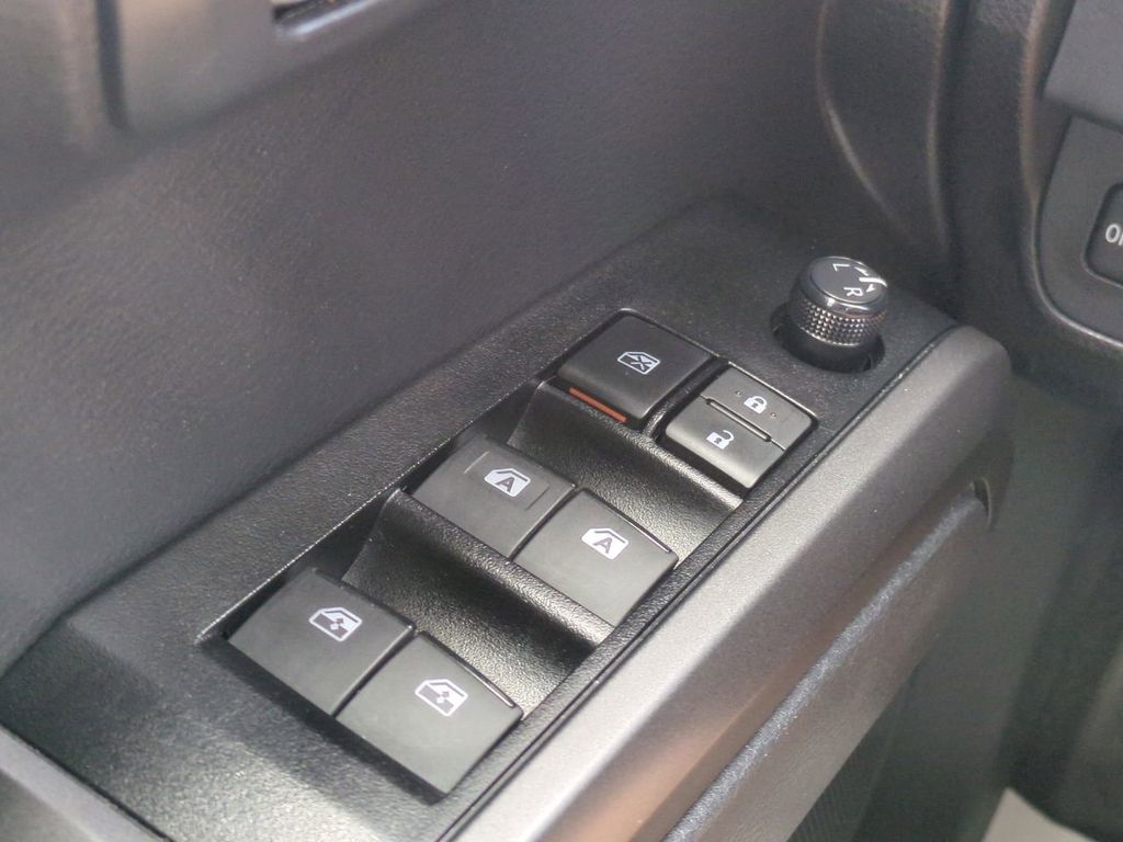 2023 Toyota Tacoma TRD Off-Road V6 photo 21