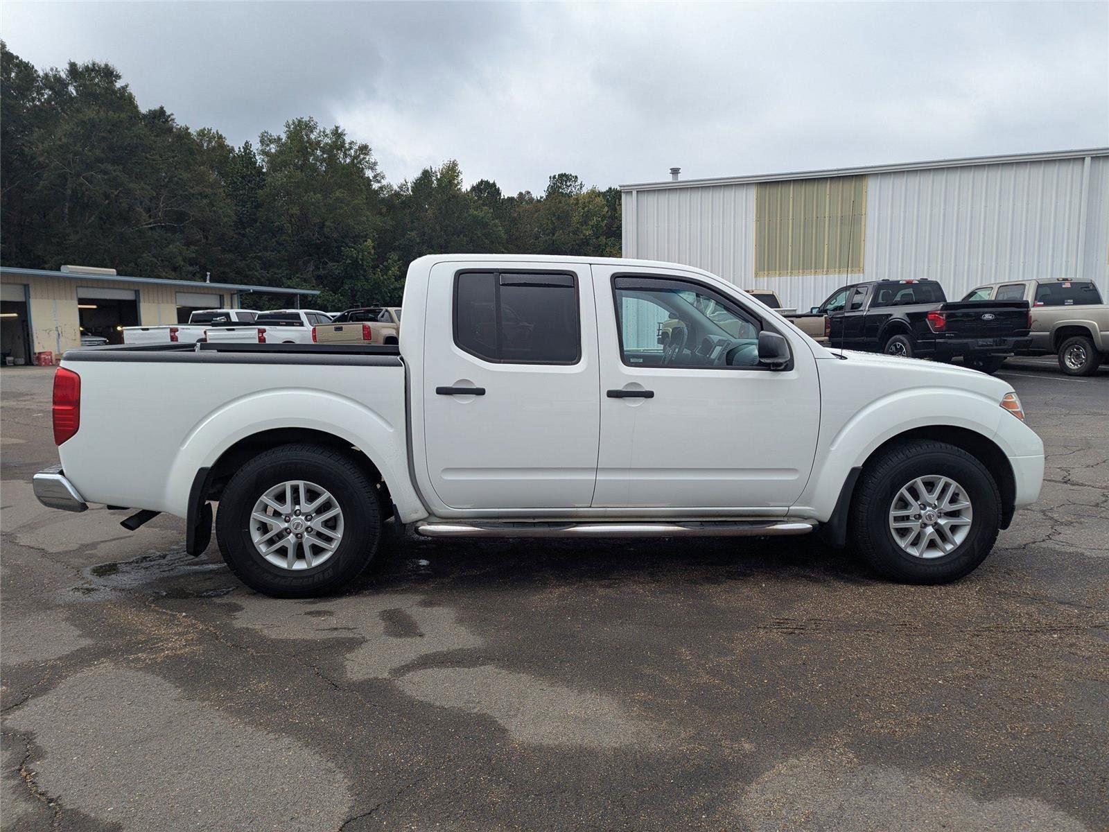 2020 Nissan Frontier SV photo 5