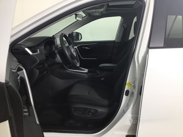 2022 Toyota RAV4 XLE photo 9