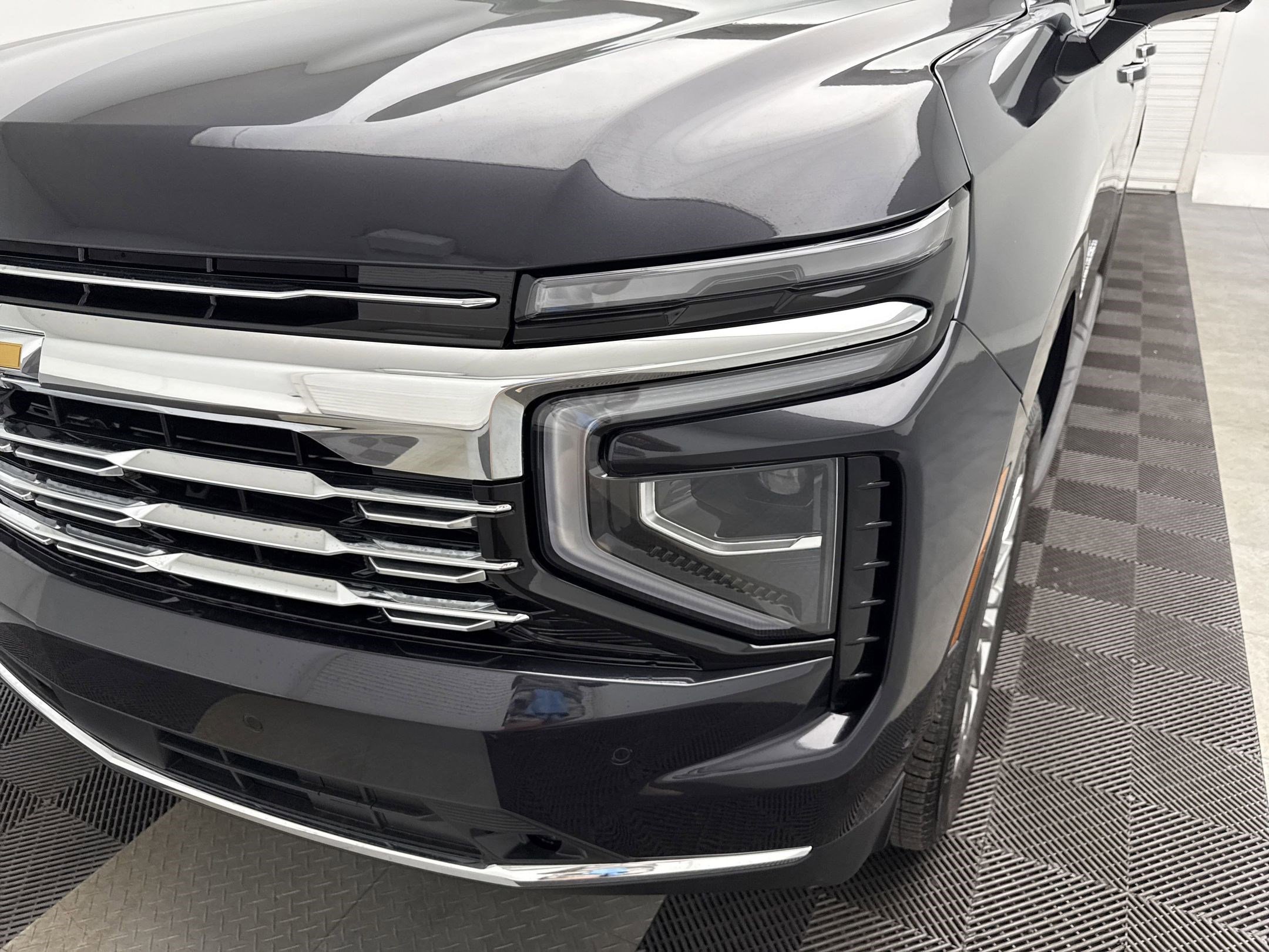 2025 Chevrolet Suburban Premier photo 25