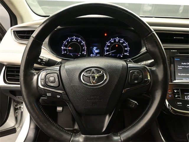2016 Toyota Avalon Touring photo 30