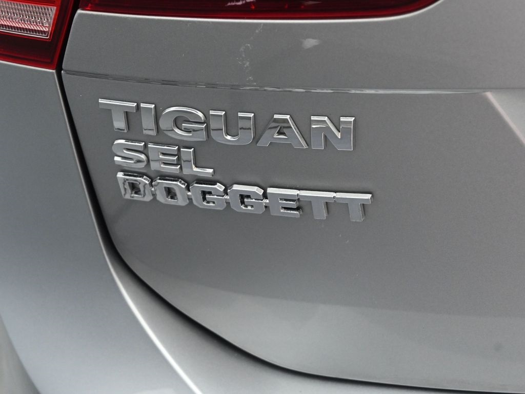 2019 Volkswagen Tiguan SEL photo 25