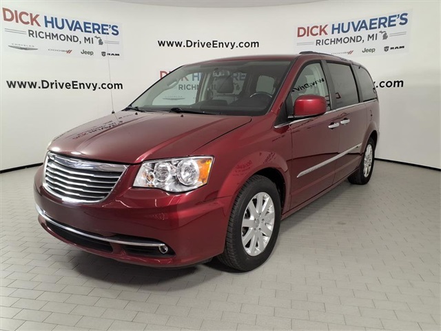 2015 Chrysler Town & Country Touring