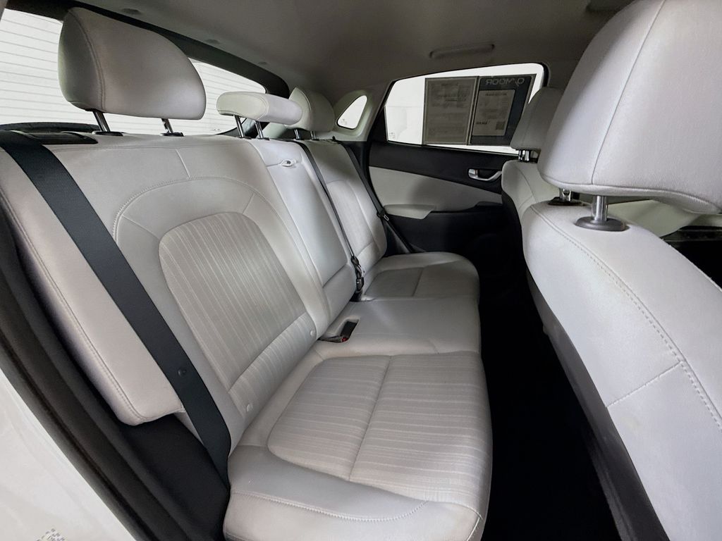 2023 Hyundai Kona SEL photo 29