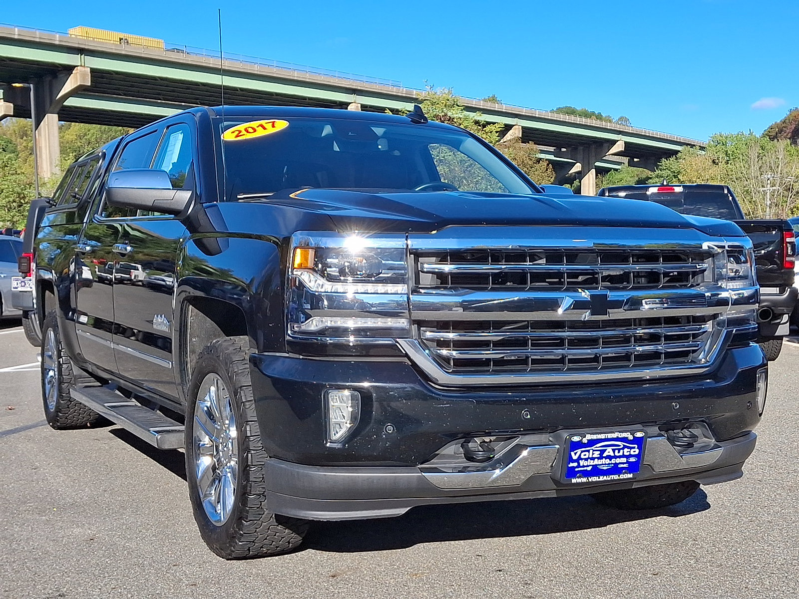 2017 Chevrolet Silverado 1500 High Country photo 2
