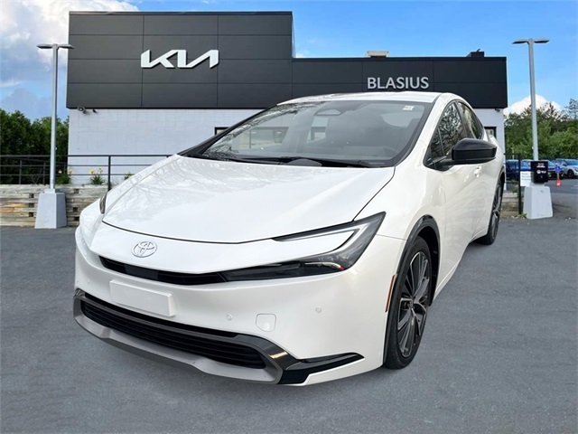 2024 Toyota Prius Limited photo 4