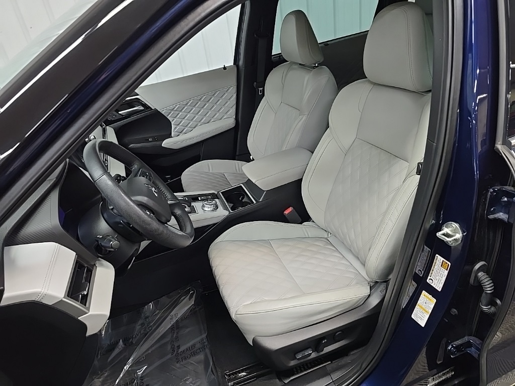 2023 Mitsubishi Outlander PHEV SEL photo 28