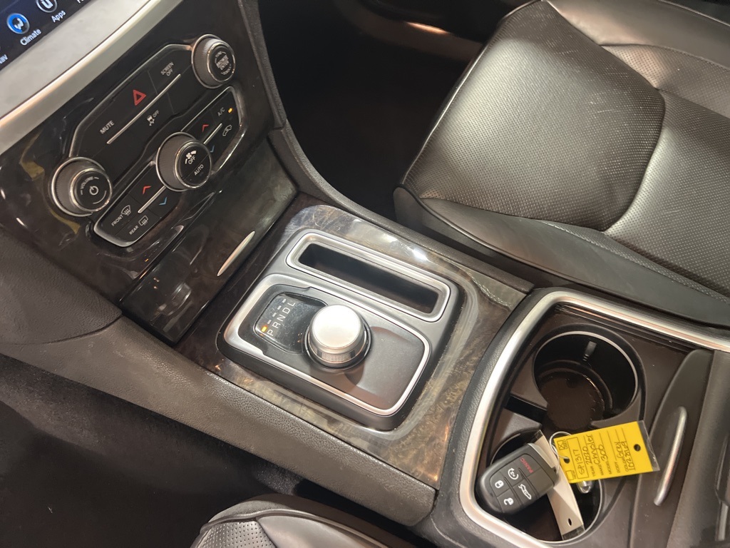 2020 Chrysler 300 Limited photo 17