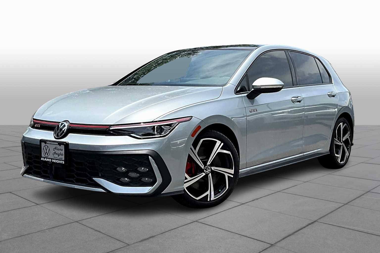 2025 Volkswagen Golf GTI SE's photo