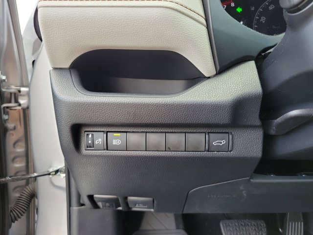 2024 Toyota RAV4 XLE Premium photo 19