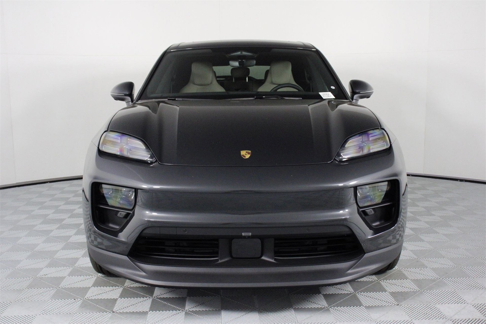 2025 Porsche Macan Electric photo 9