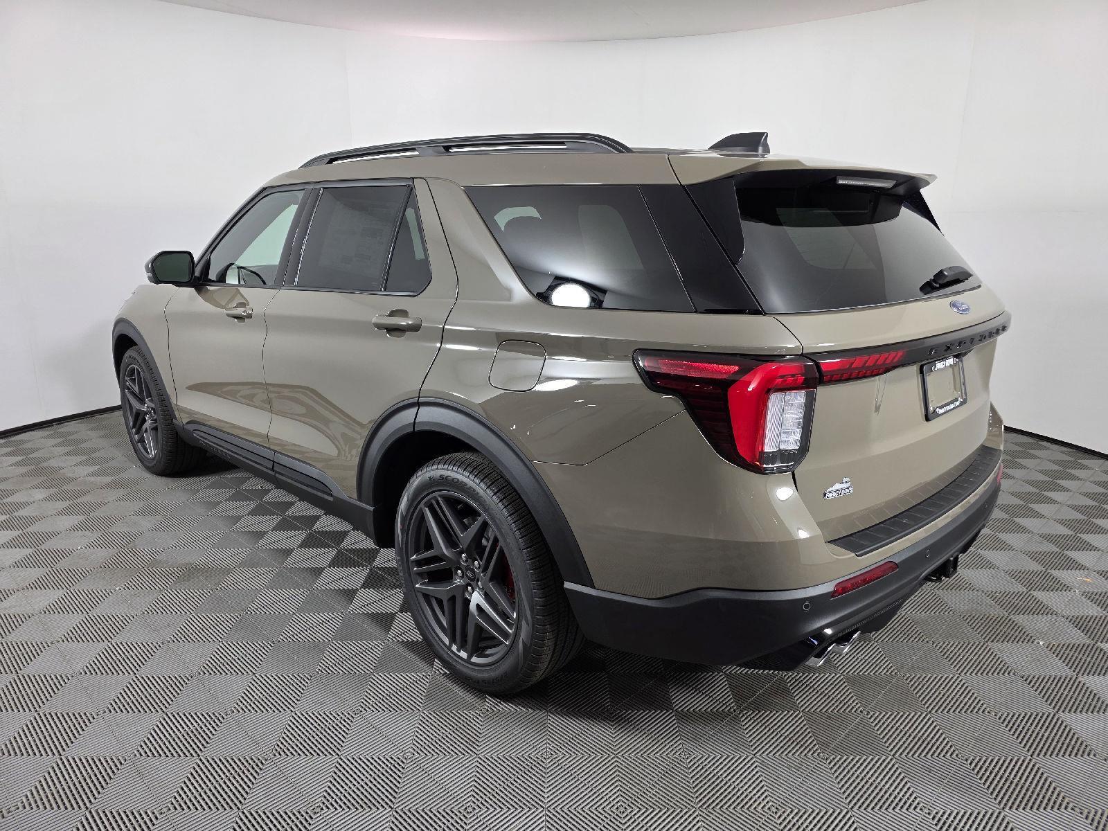 2026 Ford Explorer ST photo 2