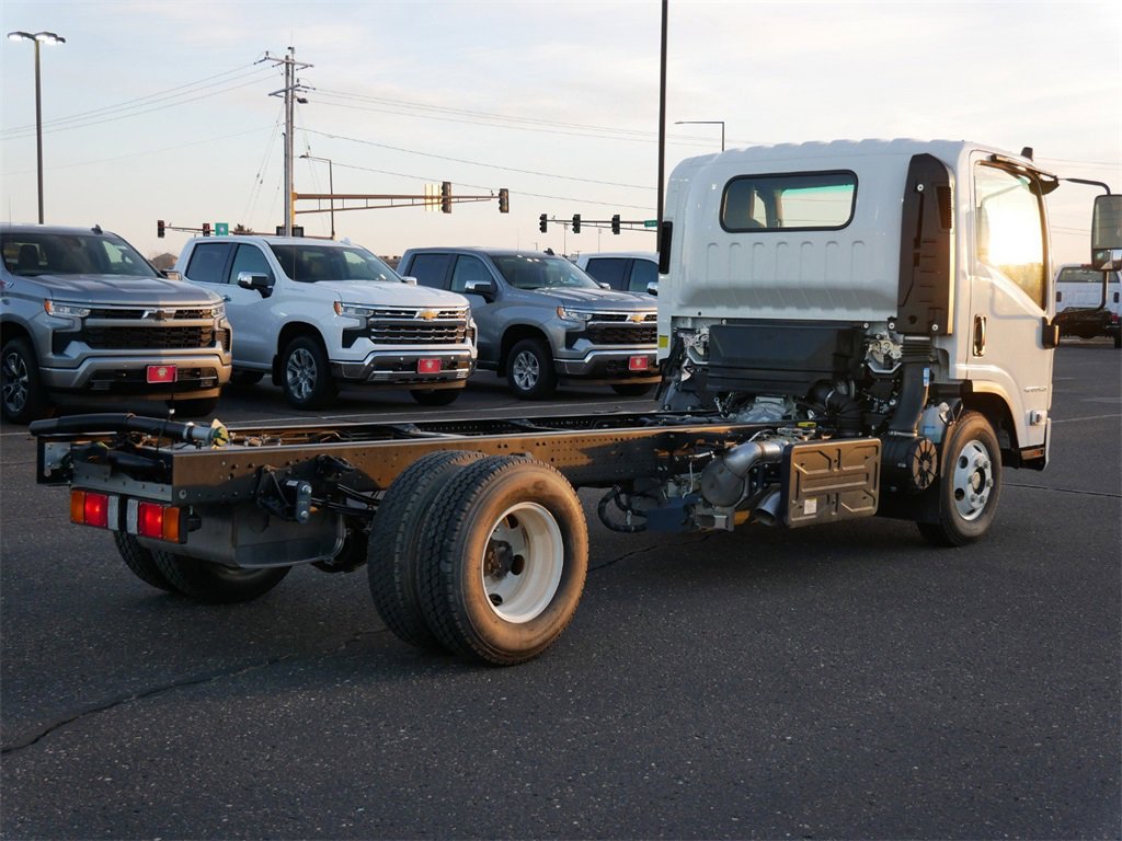 2025 Chevrolet Silverado 4500HD photo 3