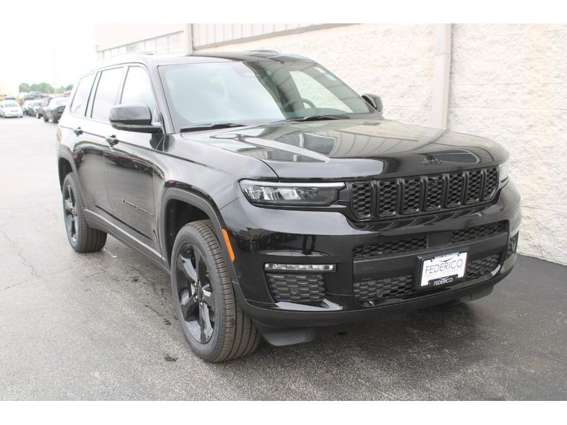 2025 Jeep Grand Cherokee Limited photo 2