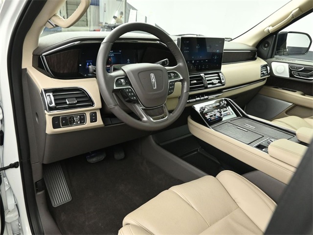 2023 LINCOLN NAVIGATOR - Image 9