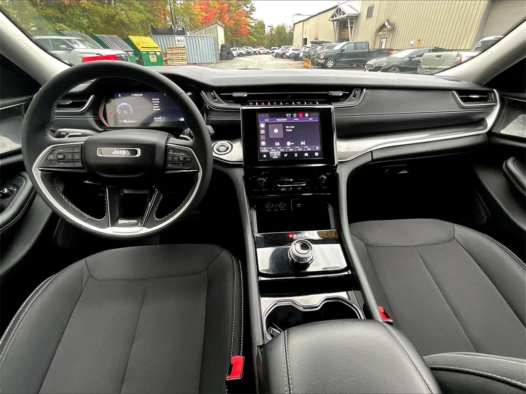 2023 Jeep Grand Cherokee Laredo photo 21