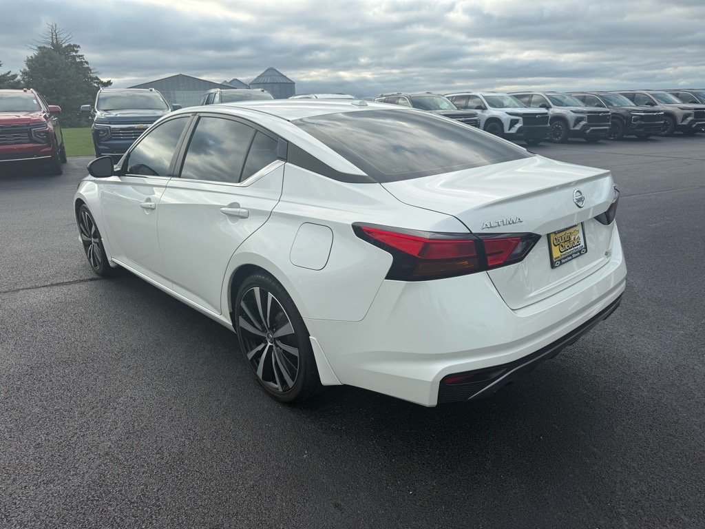 2019 Nissan Altima 2.5 SR photo 3